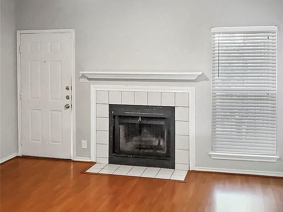 2nd image of 2414 Longview St APT 206