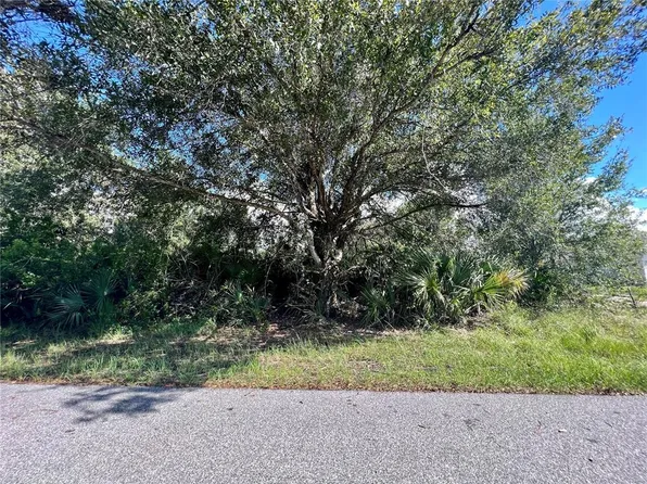 5542 Eyerly Ter #9, Pt Charlotte, FL 33981