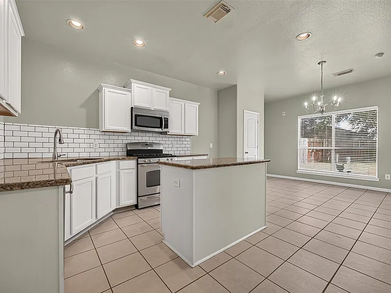 2110 Castle Gardens Ln — Photo 14