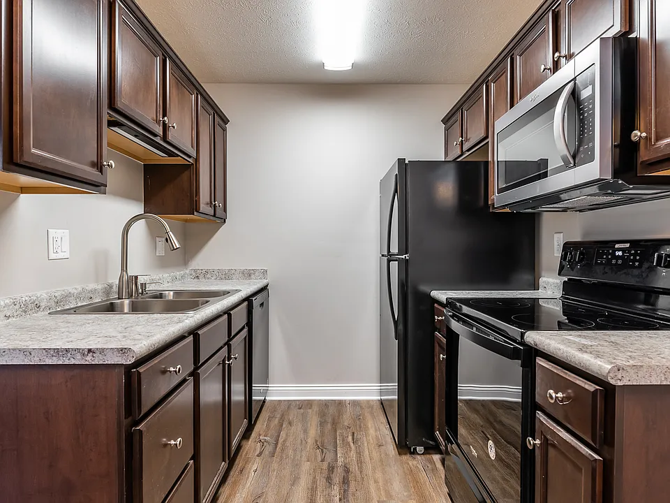 Lone Star Apartments