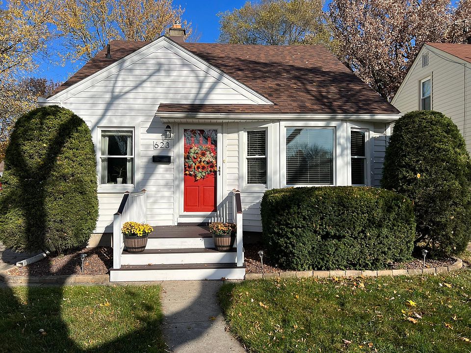 Welcome Home! 

Fall on Farnum :)