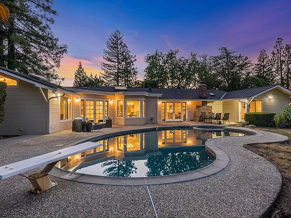 3rd image of 20102 Chateau Dr