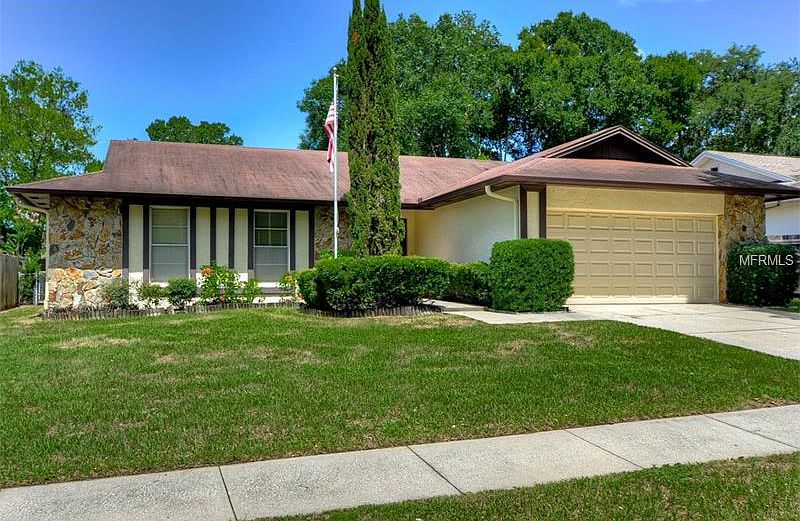 1st image of 806 Rollingwood Ln