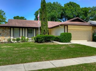 806 Rollingwood Ln, Valrico, FL 33594