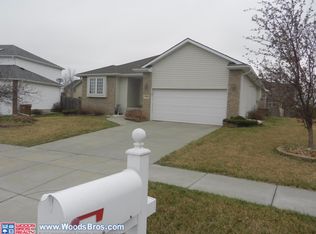 9408 Benziger Dr, Lincoln, NE 68526