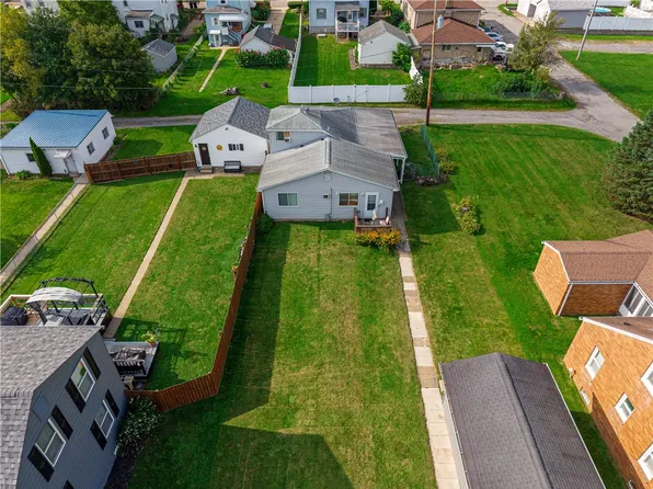 1810 Vanburen St, Aliquippa, PA 15001