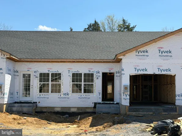 337 Lora Dr, Woodstock, VA 22664