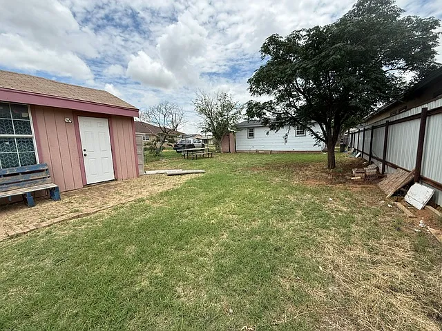 414 Lindy Ave — Photo 17