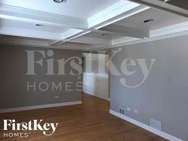 100 S Dilger Ave — Photo 3