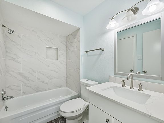 4th image of 3220 69th St APT B4