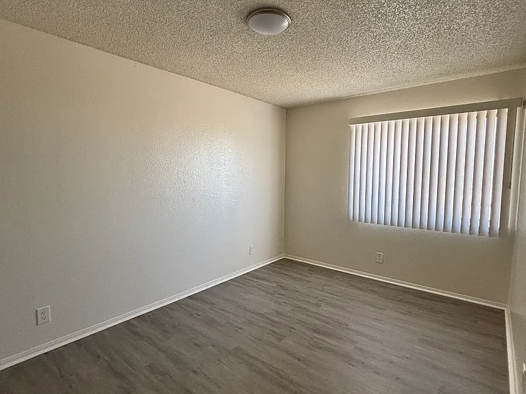 509 E Avenue Q1 #4 — Photo 5