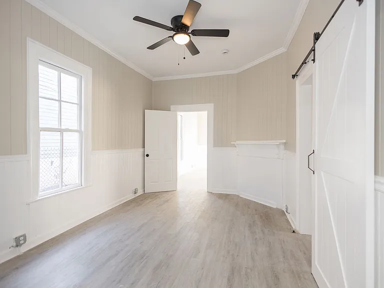 205 W Cherry St — Photo 23