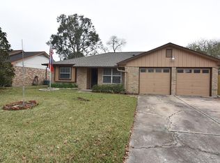403 Christina Ln, Friendswood, TX 77546