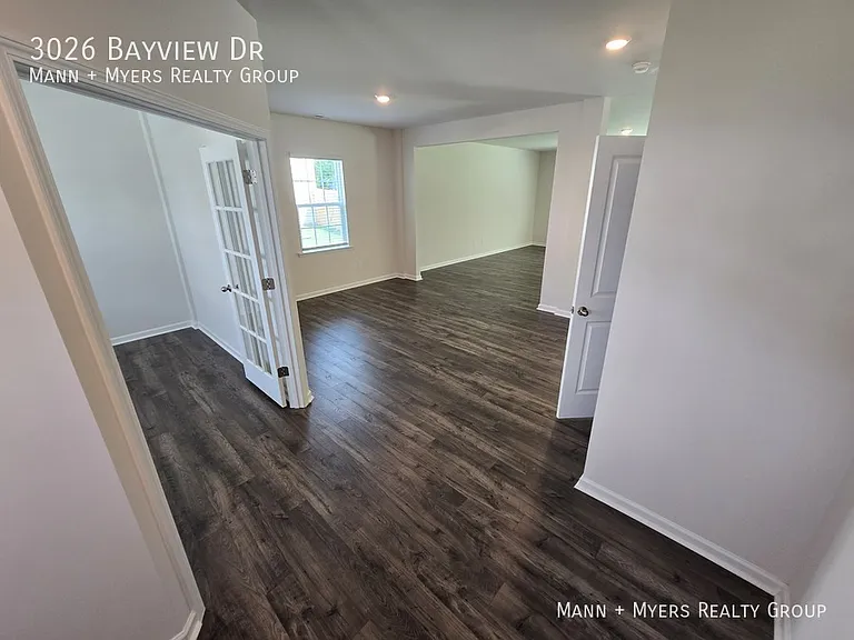 3026 Bayview Dr — Photo 5