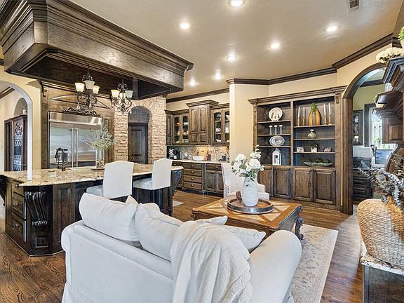 3rd image of 447 Angel Falls Ln