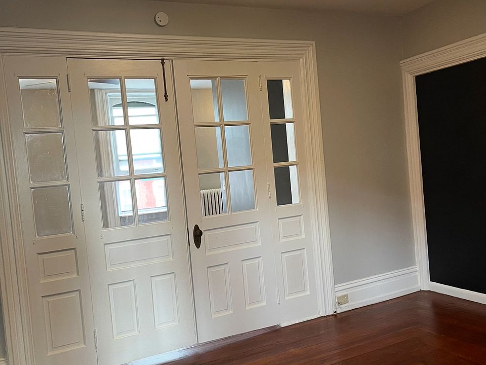 2nd image of 216 N Hanover St APT 4
