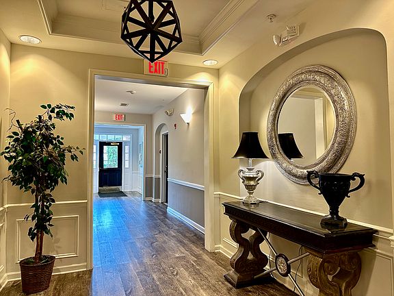 condo complex foyer_07312023