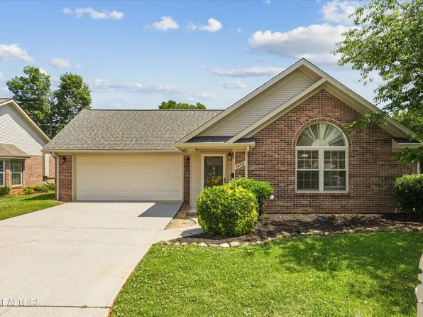 2008 Cochran Pl, Maryville, TN 37803