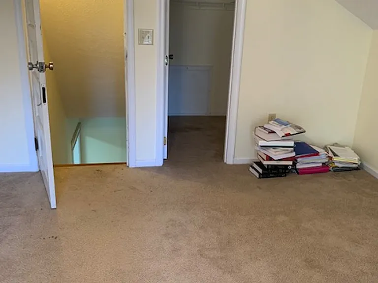 215 N Lewis St — Photo 5