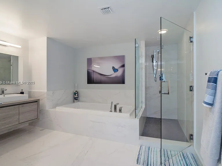 400 Sunny Isles Blvd #1805 — Photo 16