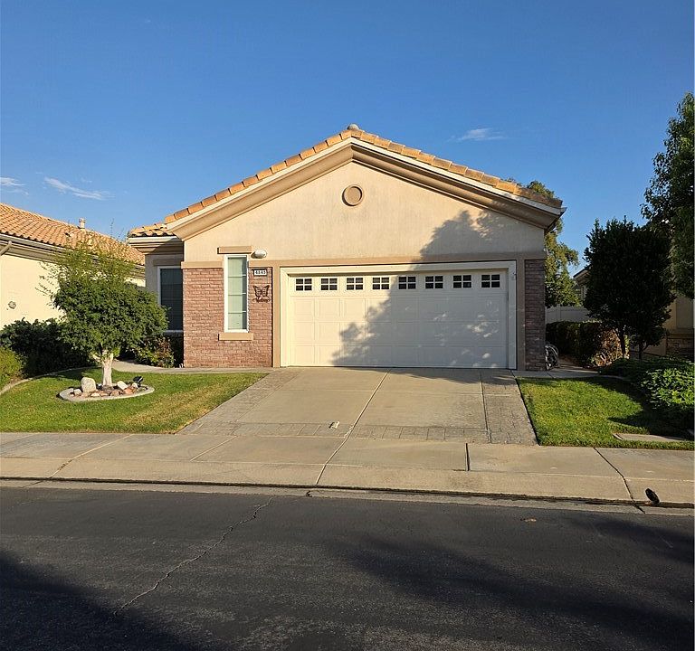 1st image of 4845 Rolling Hills Ave