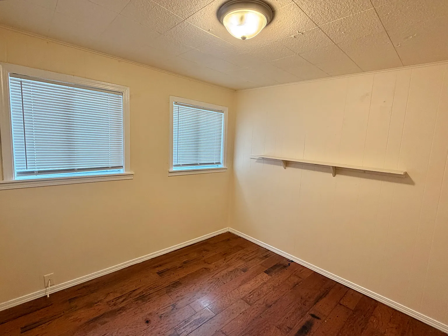3 bed, 1.5 bath, 1050 sqft, $1,500 — Photo 4