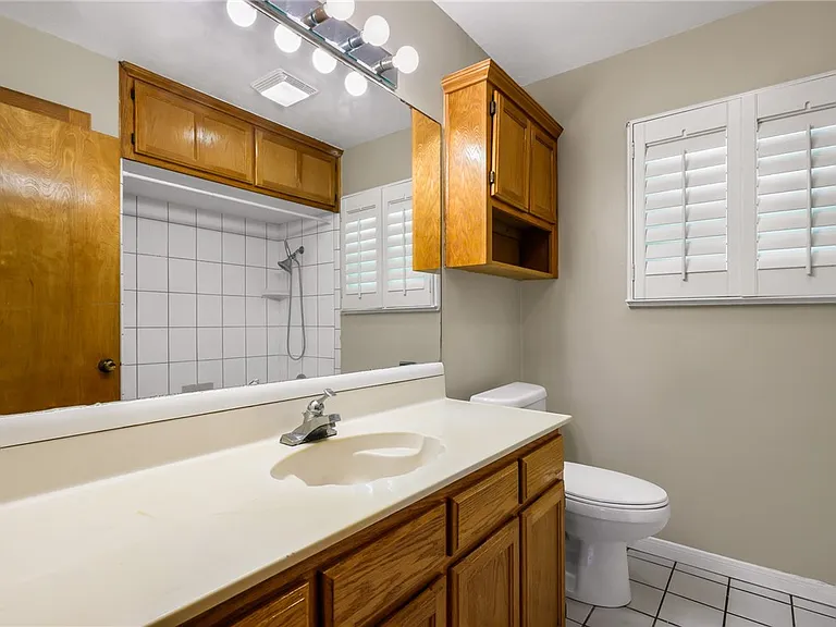1226 Zarsky Dr — Photo 18