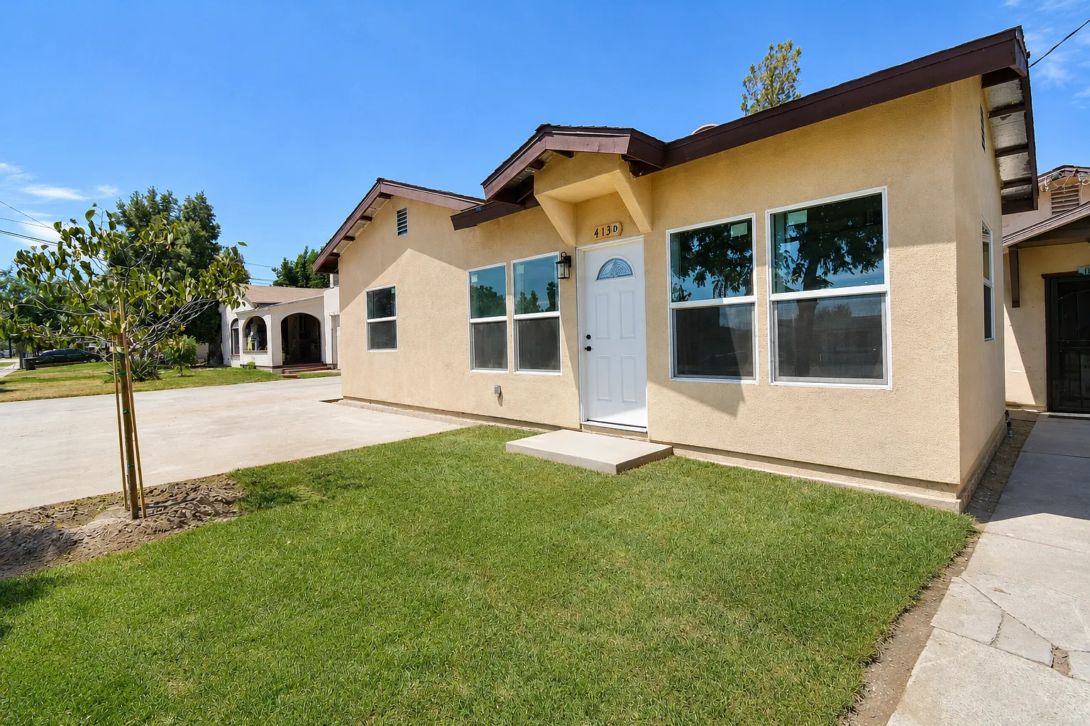 3 bed, 1000 sqft, $3,300 — Photo 2
