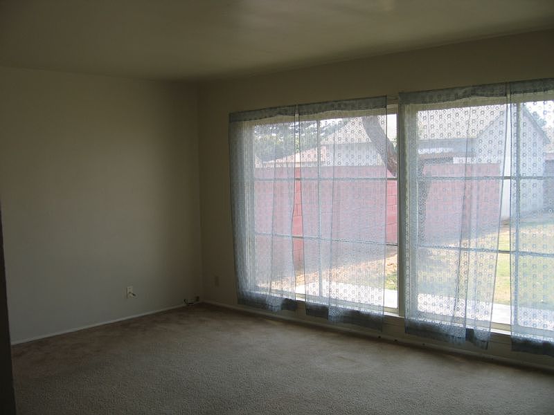 2nd image of 1247 S M St