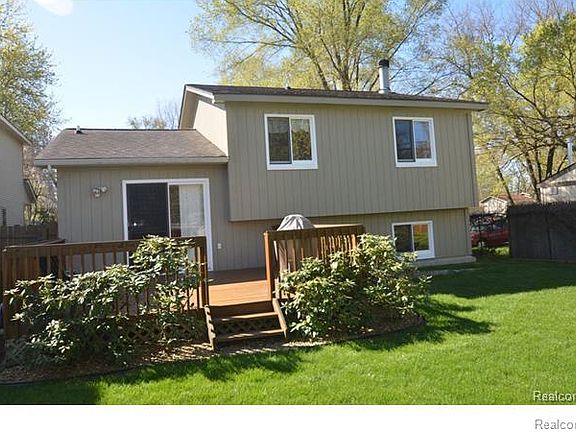3rd image of 422 W Beechdale St