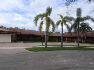 6851 Fearn Dr, Miami Lakes, FL 33014