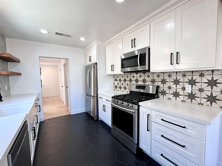 4336 Toland Way — Photo 15