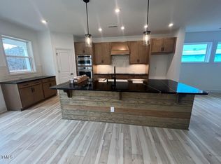 1705 Raven Falls Dr, Wendell, NC 27591
