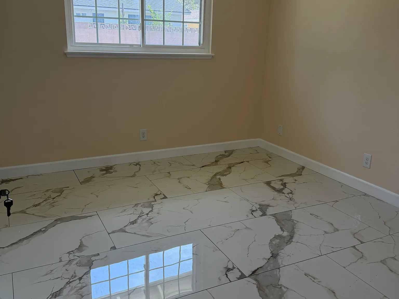 4 bed, 1583 sqft, $4,550 — Photo 3