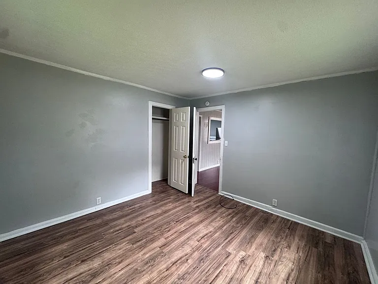 4924 Saks Rd #D — Photo 7