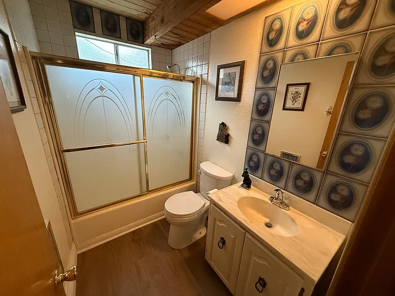 610 Holmes Ln — Photo 5