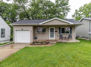 557 Paris Ave, Lansing, MI 48910