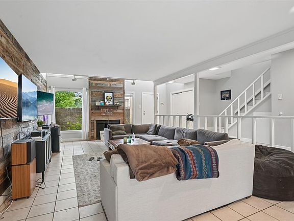 4th image of 3413 Asbury St