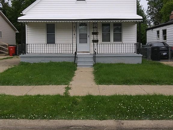3rd image of 25380 Pearl St