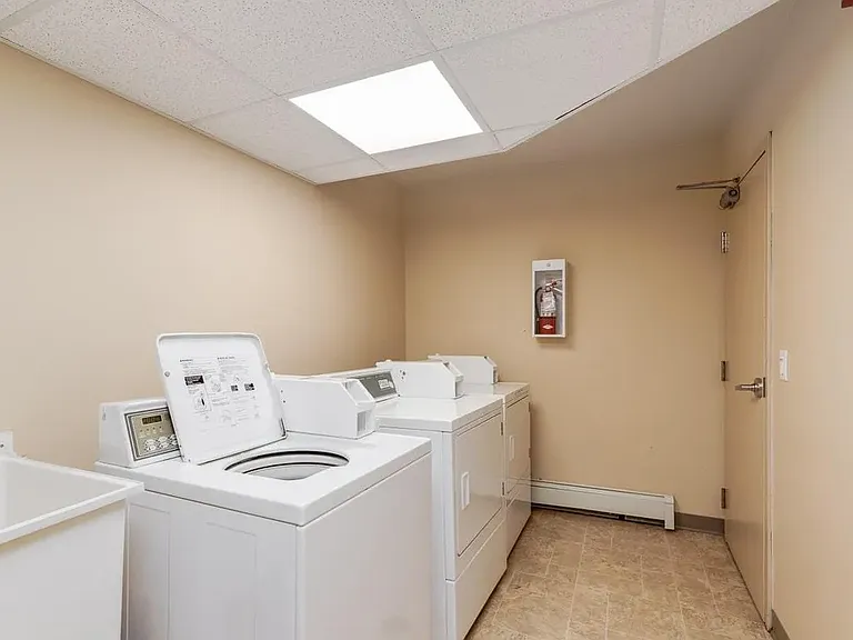 672 College Dr SE #111 — Photo 9
