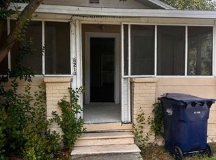8218 N Klondyke St, Tampa, FL 33604