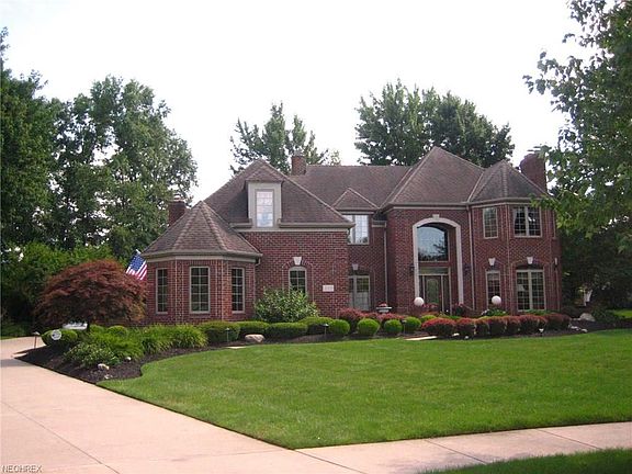 2nd image of 3153 Chatham Ct