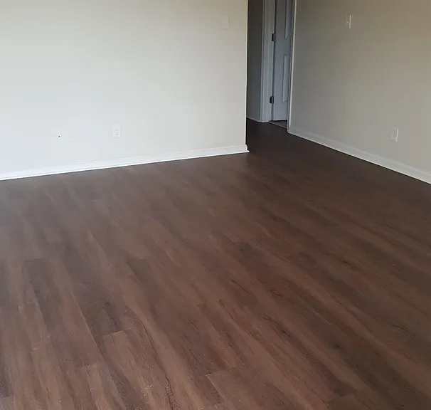 121 W Balview Ave — Photo 1
