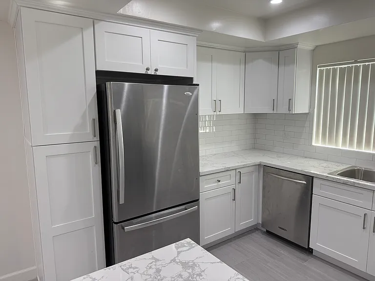 1320 S Del Mar Ave — Photo 4