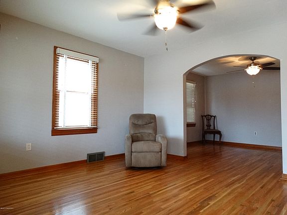 2nd image of 1203 Carter St