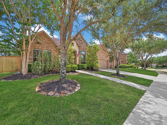 2nd image of 10118 Hutton Park Dr