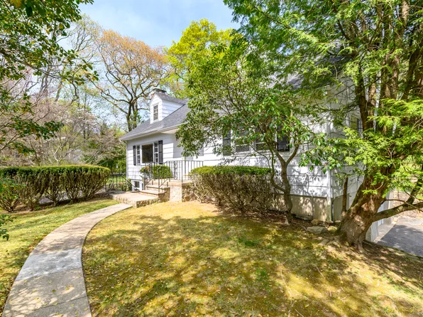 35 Woodbrook Drive, Stamford, CT 06907