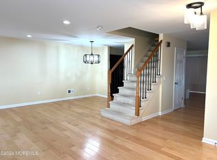 14 Vassar Pl, Morganville, NJ