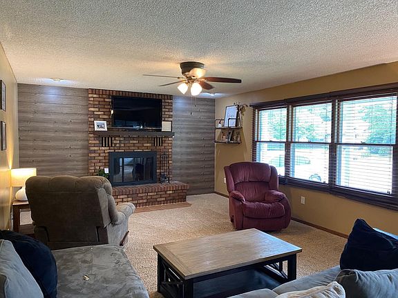 4th image of 3010 W Philip Ave