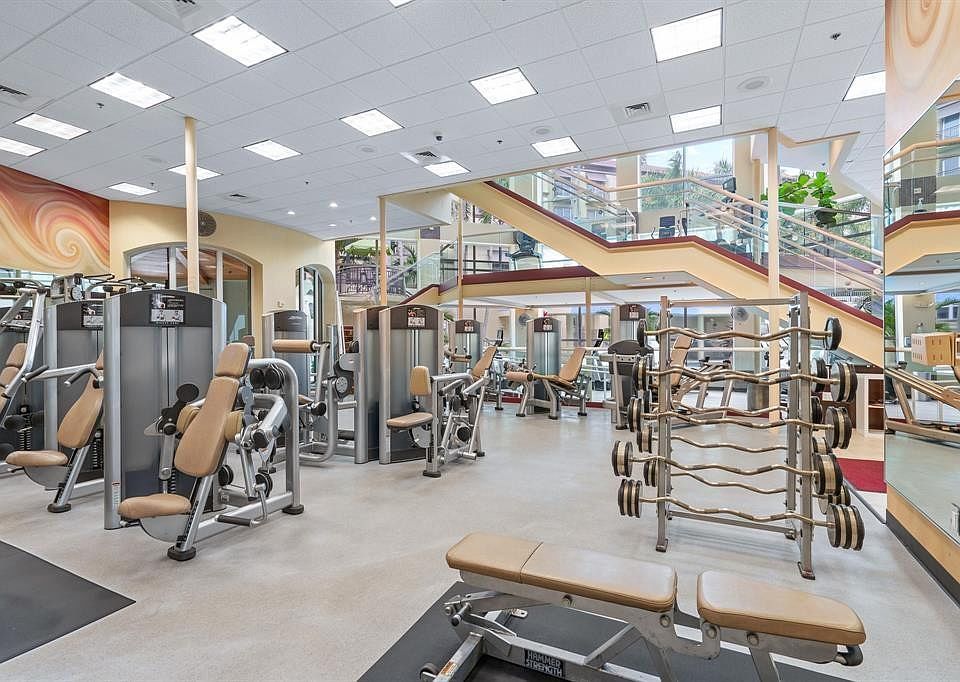 1st image of 2633 NE 14th Avenue #402